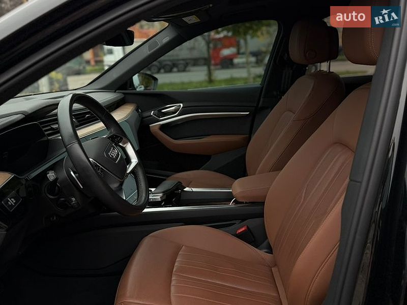 Внедорожник / Кроссовер Audi Q8 e-tron 2023 в Ровно