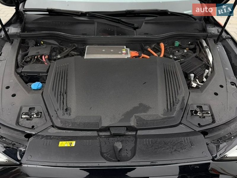 Внедорожник / Кроссовер Audi Q8 e-tron 2023 в Ровно