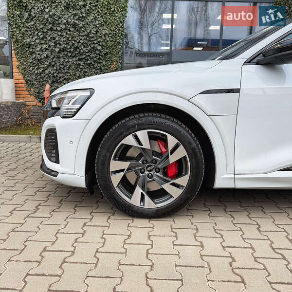 Внедорожник / Кроссовер Audi Q8 Sportback e-tron 2023 в Черновцах