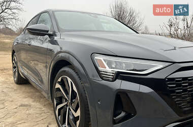 Позашляховик / Кросовер Audi Q8 Sportback e-tron 2023 в Харкові