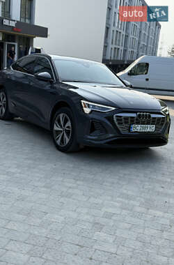 Позашляховик / Кросовер Audi Q8 Sportback e-tron 2023 в Львові