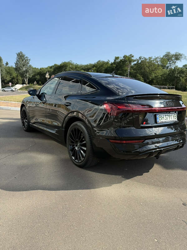 Audi Q8 Sportback e-tron 2023