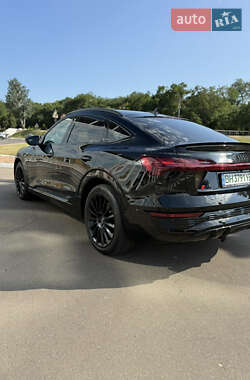 Внедорожник / Кроссовер Audi Q8 Sportback e-tron 2023 в 