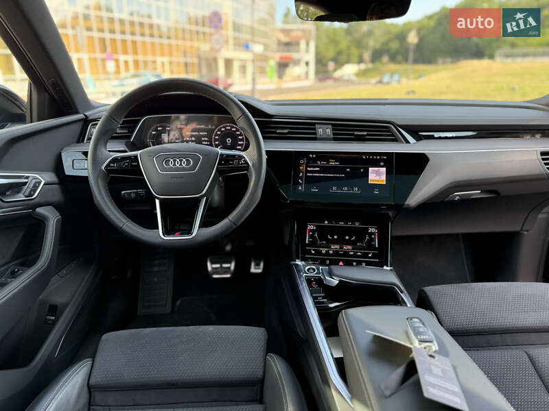 Внедорожник / Кроссовер Audi Q8 Sportback e-tron 2023 в Одессе