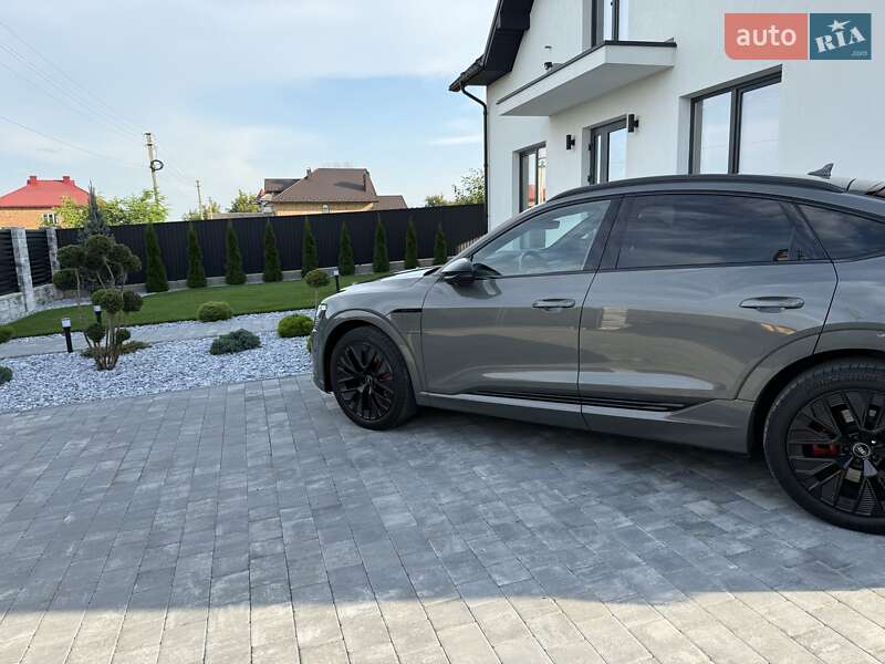 Внедорожник / Кроссовер Audi Q8 Sportback e-tron 2023 в Черновцах