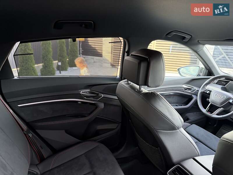 Внедорожник / Кроссовер Audi Q8 Sportback e-tron 2023 в Черновцах