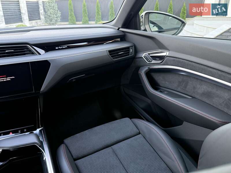 Внедорожник / Кроссовер Audi Q8 Sportback e-tron 2023 в Черновцах