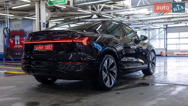 Audi Q8 Sportback e-tron 2023