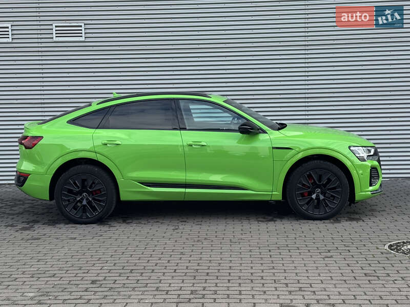 Позашляховик / Кросовер Audi Q8 Sportback e-tron 2023 в Рівному