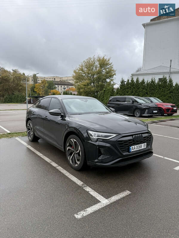 Внедорожник / Кроссовер Audi Q8 Sportback e-tron 2023 в Киеве фото Внедорожник / Кроссовер Audi Q8 Sportback e-tron 2023 в Киеве