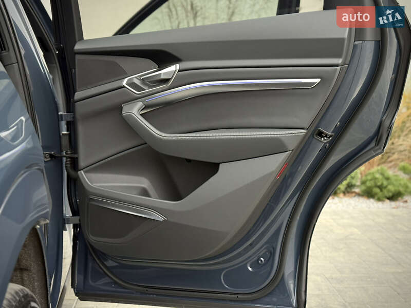 Позашляховик / Кросовер Audi Q8 Sportback e-tron 2023 в Луцьку фото 96 Позашляховик / Кросовер Audi Q8 Sportback e-tron 2023 в Луцьку