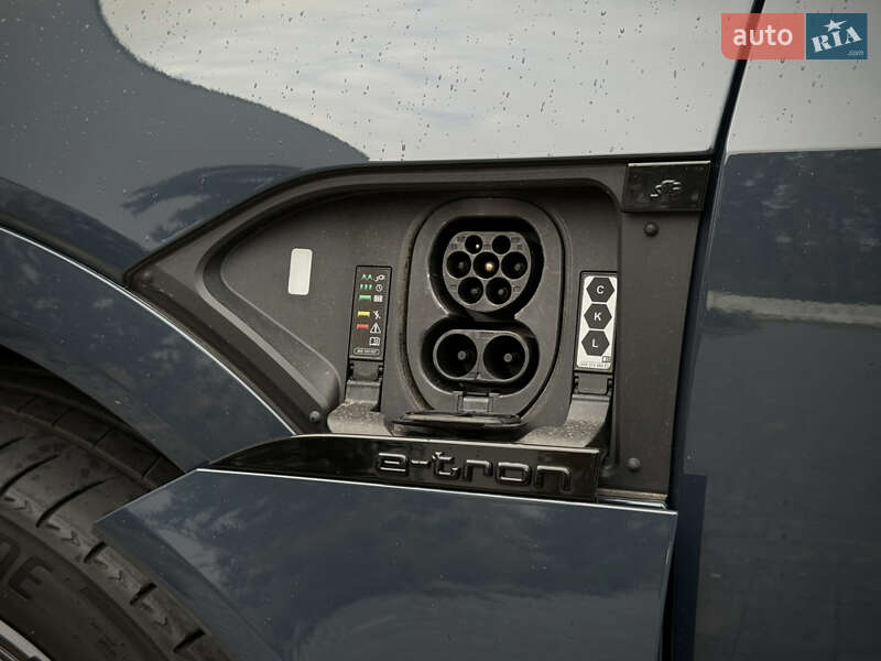 Позашляховик / Кросовер Audi Q8 Sportback e-tron 2023 в Луцьку фото 129 Позашляховик / Кросовер Audi Q8 Sportback e-tron 2023 в Луцьку