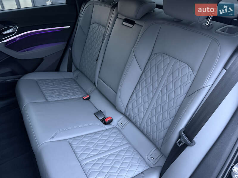 Позашляховик / Кросовер Audi Q8 Sportback e-tron 2023 в Мукачевому фото 28 Позашляховик / Кросовер Audi Q8 Sportback e-tron 2023 в Мукачевому