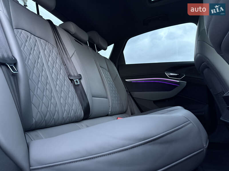 Позашляховик / Кросовер Audi Q8 Sportback e-tron 2023 в Мукачевому фото 33 Позашляховик / Кросовер Audi Q8 Sportback e-tron 2023 в Мукачевому