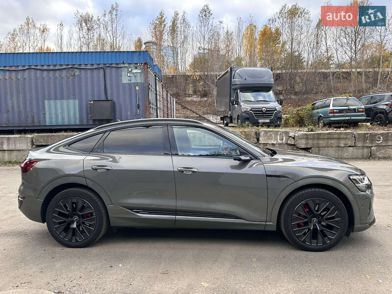 Внедорожник / Кроссовер Audi Q8 Sportback e-tron 2023 в Киеве