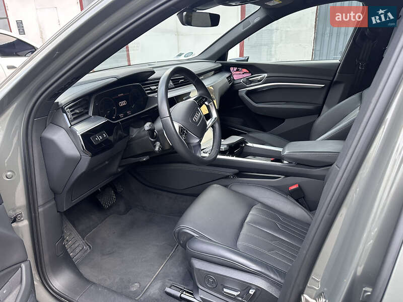 Внедорожник / Кроссовер Audi Q8 Sportback e-tron 2023 в Киеве