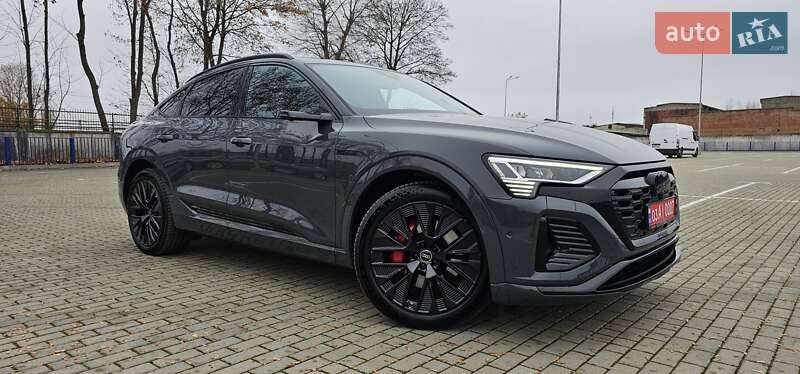 Позашляховик / Кросовер Audi Q8 Sportback e-tron 2024 в Тернополі