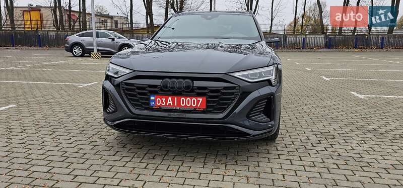 Позашляховик / Кросовер Audi Q8 Sportback e-tron 2024 в Тернополі