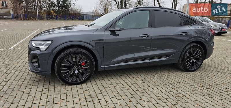 Позашляховик / Кросовер Audi Q8 Sportback e-tron 2024 в Тернополі
