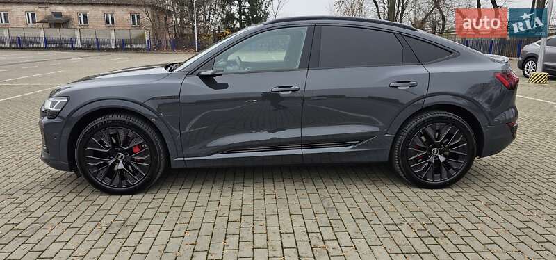 Позашляховик / Кросовер Audi Q8 Sportback e-tron 2024 в Тернополі
