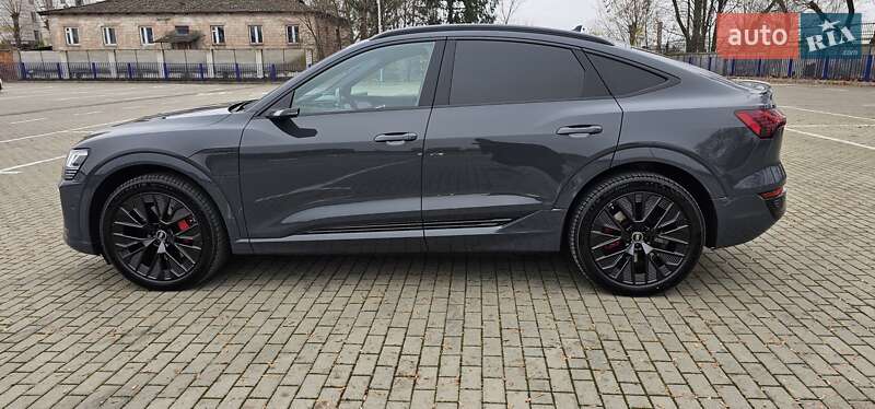 Позашляховик / Кросовер Audi Q8 Sportback e-tron 2024 в Тернополі