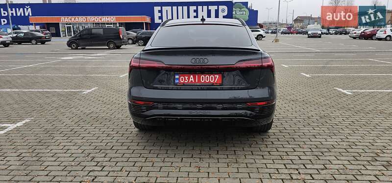 Позашляховик / Кросовер Audi Q8 Sportback e-tron 2024 в Тернополі