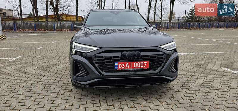 Позашляховик / Кросовер Audi Q8 Sportback e-tron 2024 в Тернополі