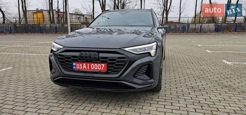 Позашляховик / Кросовер Audi Q8 Sportback e-tron 2024 в Тернополі