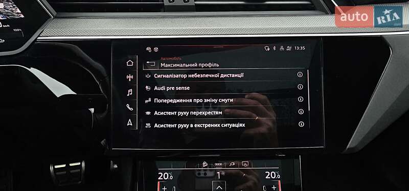 Позашляховик / Кросовер Audi Q8 Sportback e-tron 2024 в Тернополі