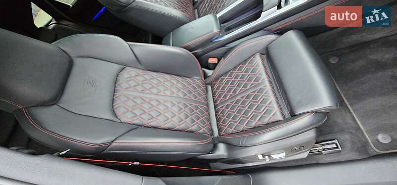 Позашляховик / Кросовер Audi Q8 Sportback e-tron 2024 в Тернополі