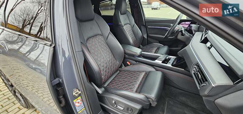 Позашляховик / Кросовер Audi Q8 Sportback e-tron 2024 в Тернополі