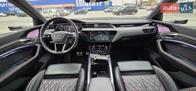 Позашляховик / Кросовер Audi Q8 Sportback e-tron 2024 в Тернополі
