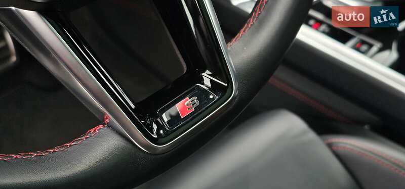 Позашляховик / Кросовер Audi Q8 Sportback e-tron 2024 в Тернополі