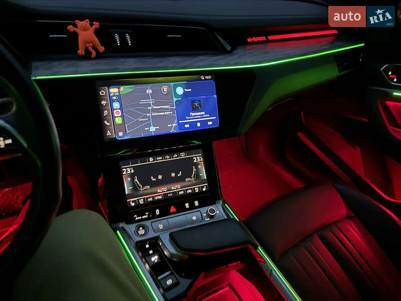 Внедорожник / Кроссовер Audi Q8 Sportback e-tron 2023 в Полтаве