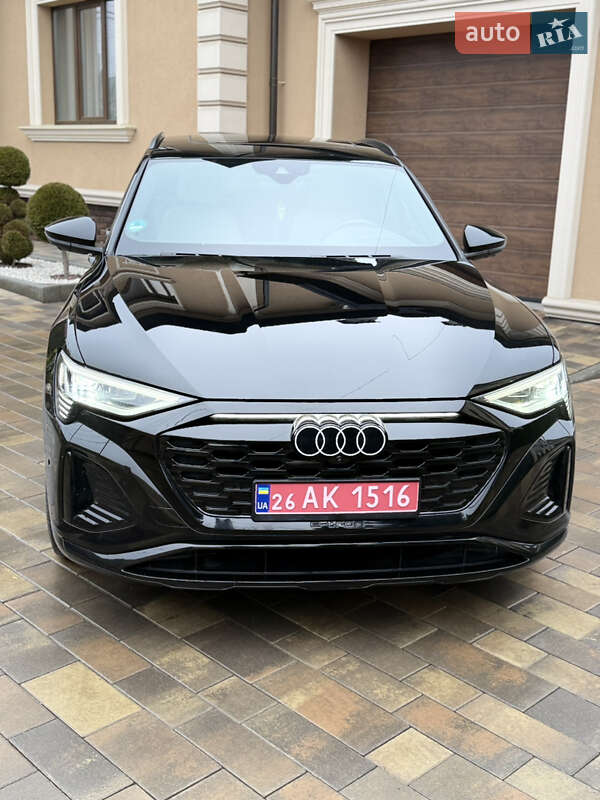 Внедорожник / Кроссовер Audi Q8 Sportback e-tron 2024 в Черновцах