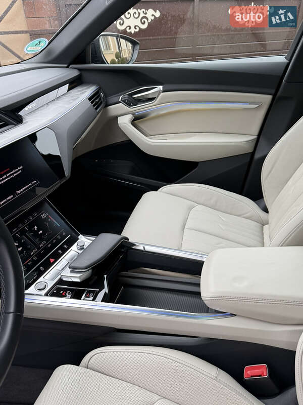 Внедорожник / Кроссовер Audi Q8 Sportback e-tron 2024 в Черновцах