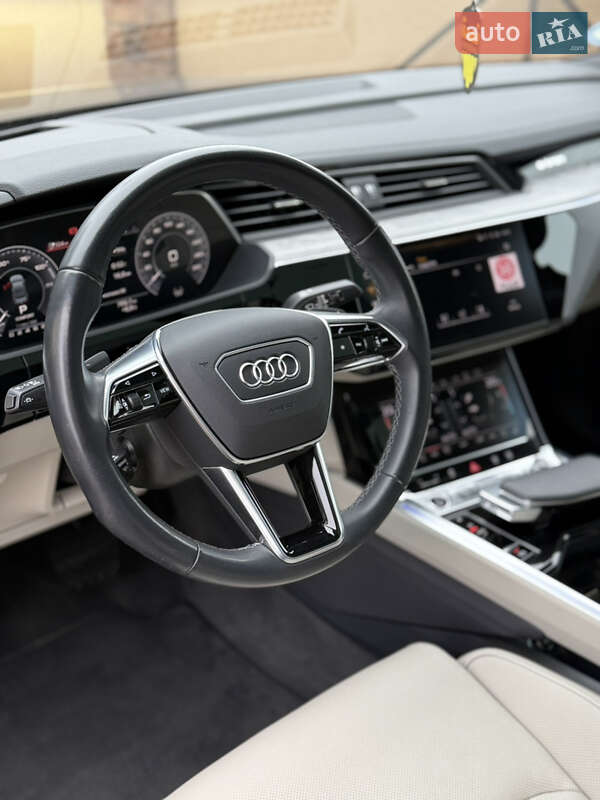 Внедорожник / Кроссовер Audi Q8 Sportback e-tron 2024 в Черновцах