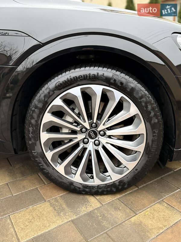 Внедорожник / Кроссовер Audi Q8 Sportback e-tron 2024 в Черновцах