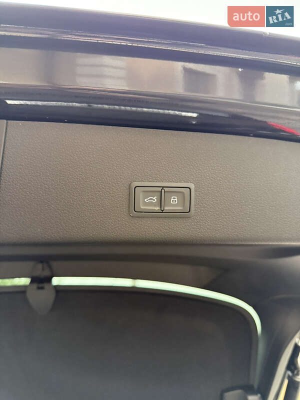 Внедорожник / Кроссовер Audi Q8 Sportback e-tron 2024 в Черновцах