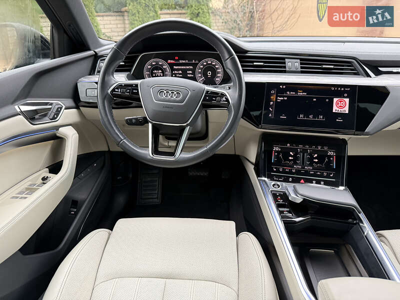 Внедорожник / Кроссовер Audi Q8 Sportback e-tron 2024 в Черновцах