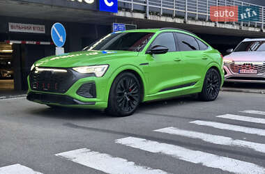Позашляховик / Кросовер Audi Q8 Sportback e-tron 2023 в Києві