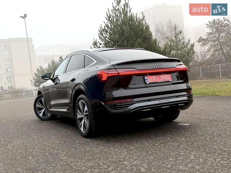 Позашляховик / Кросовер Audi Q8 Sportback e-tron 2024 в Ковелі