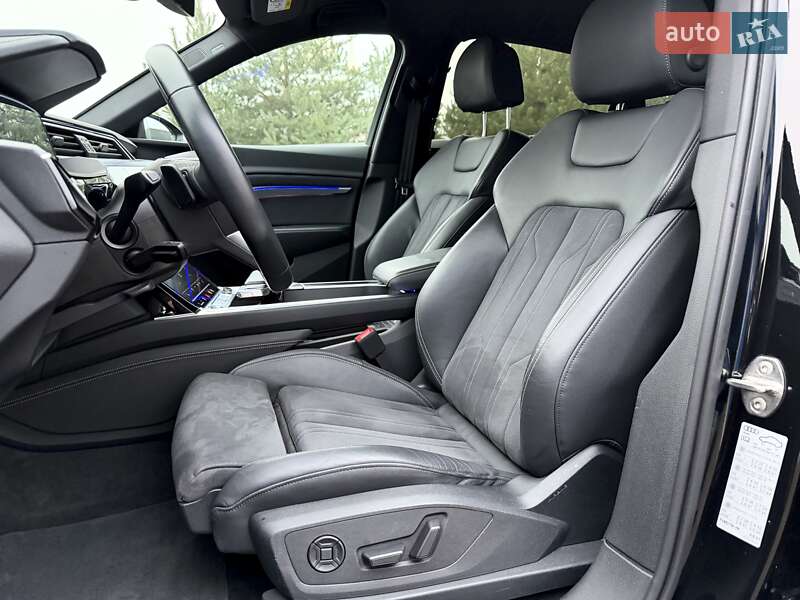 Позашляховик / Кросовер Audi Q8 Sportback e-tron 2024 в Ковелі