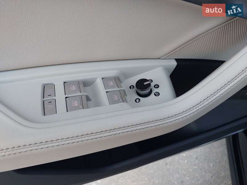 Внедорожник / Кроссовер Audi Q8 Sportback e-tron 2023 в Харькове фото 17 Внедорожник / Кроссовер Audi Q8 Sportback e-tron 2023 в Харькове