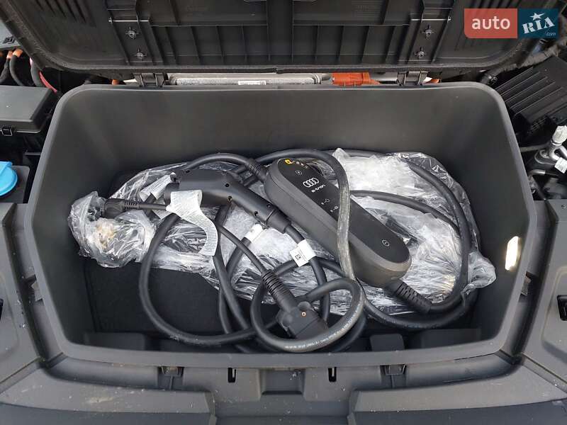 Внедорожник / Кроссовер Audi Q8 Sportback e-tron 2023 в Харькове фото 45 Внедорожник / Кроссовер Audi Q8 Sportback e-tron 2023 в Харькове
