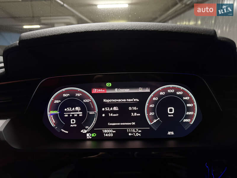 Позашляховик / Кросовер Audi Q8 Sportback e-tron 2023 в Києві