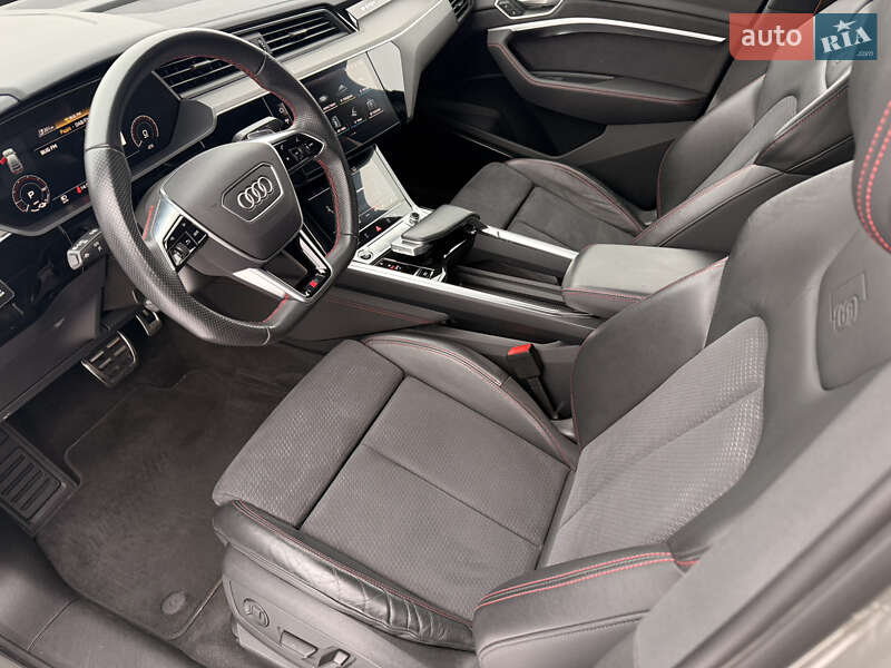 Внедорожник / Кроссовер Audi Q8 Sportback e-tron 2023 в Луцке