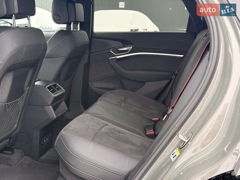 Внедорожник / Кроссовер Audi Q8 Sportback e-tron 2023 в Луцке