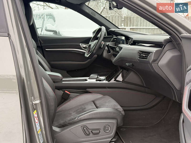 Внедорожник / Кроссовер Audi Q8 Sportback e-tron 2023 в Луцке