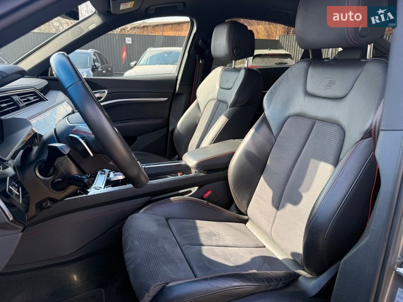 Внедорожник / Кроссовер Audi Q8 Sportback e-tron 2023 в Луцке